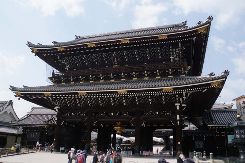 3.御影堂門（日本最大の木造門）