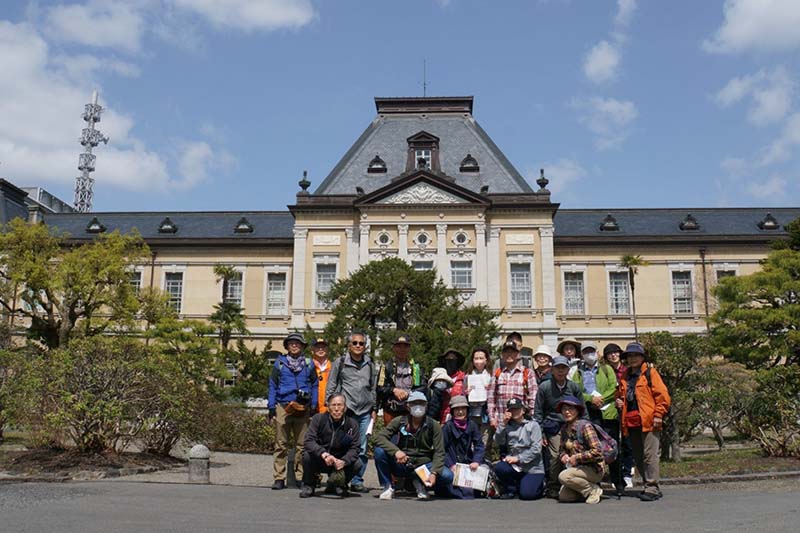京都府庁旧本館前集合写真