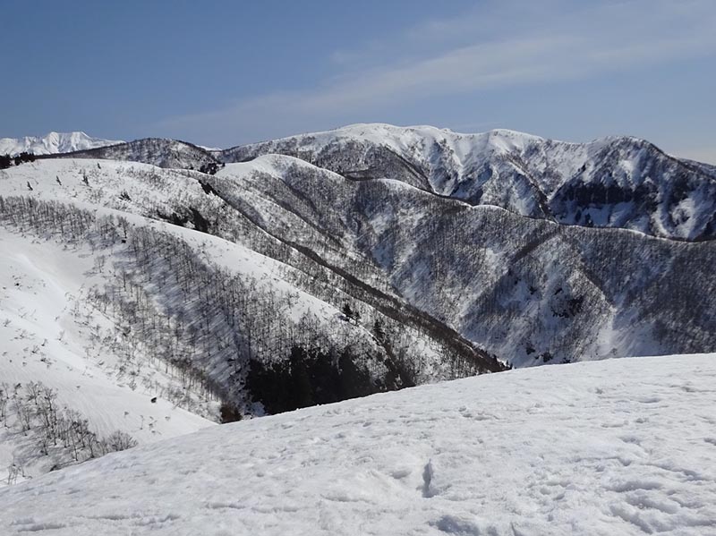 11.�咷�R�A�ԓe�ɑ��������A�����͕ʎR