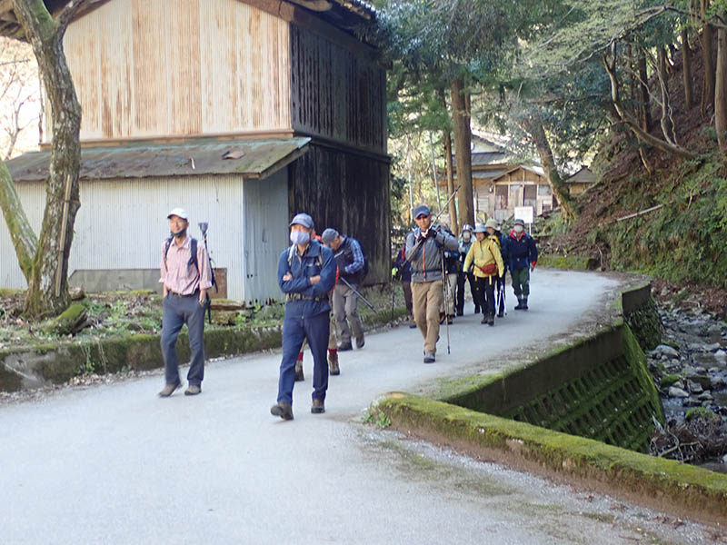 1.�p���������o��