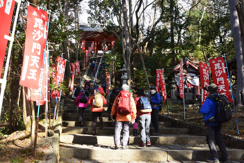 8.毘沙門堂にご挨拶(N)