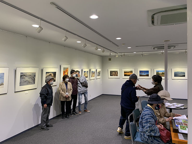 3.�ʐ^�W�̗l�q