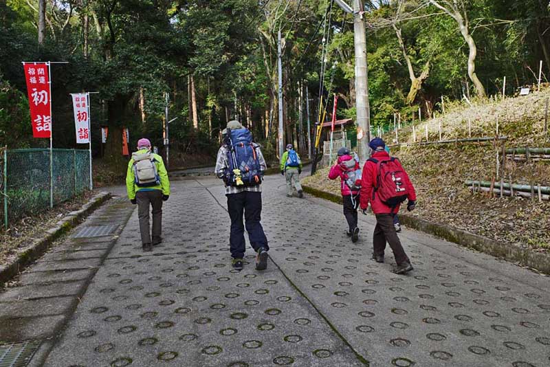 1.若山神社入口付近