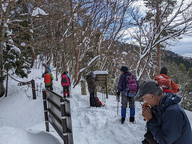 3.菅山寺分岐の峠