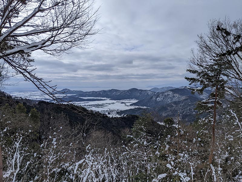4.峠より山本山遠景