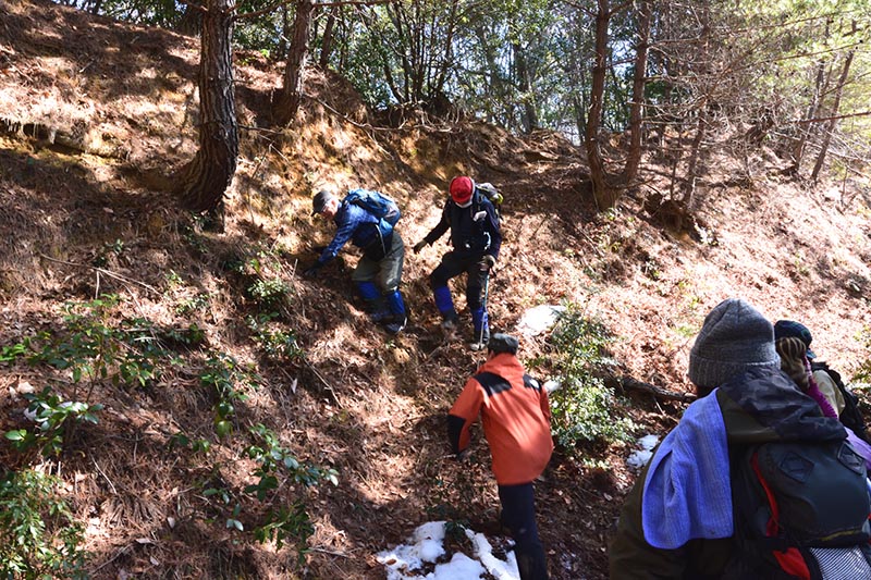 10.下りは雪がないと汚れる