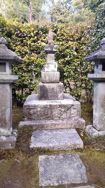 20.足利尊氏墓所