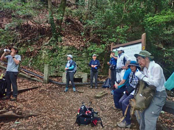 2.旧天上寺山門手前
