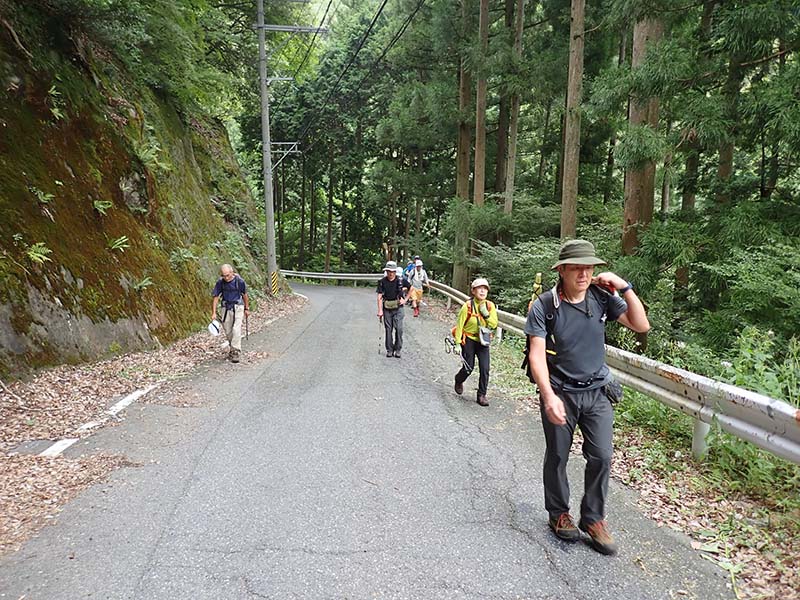 9.坂下登山口に到着