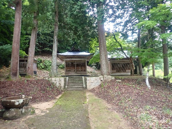 1.登山口、乙女神社