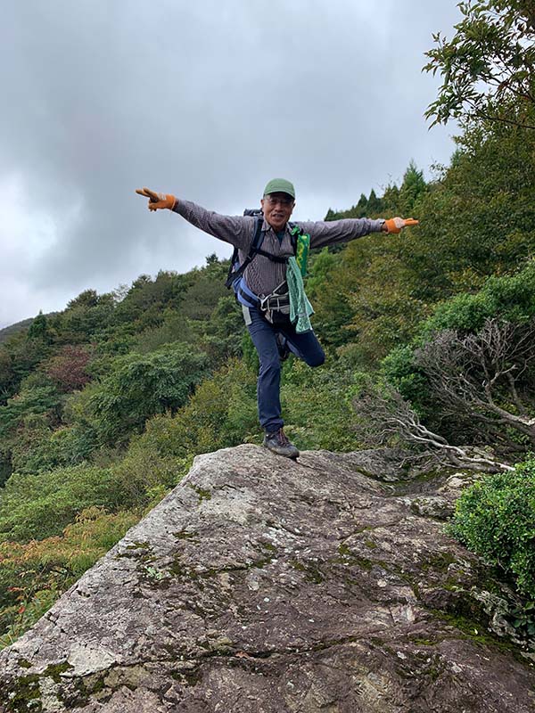 12.行者岩の上から