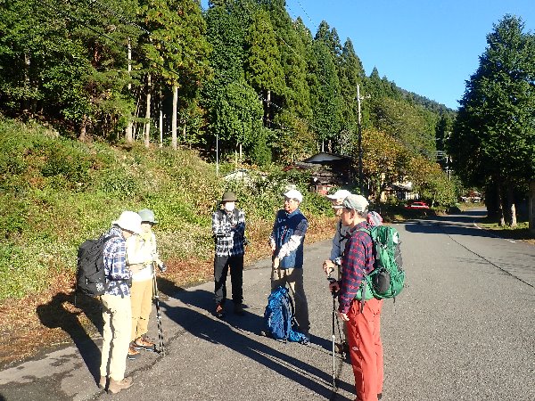 1.登山口、出発