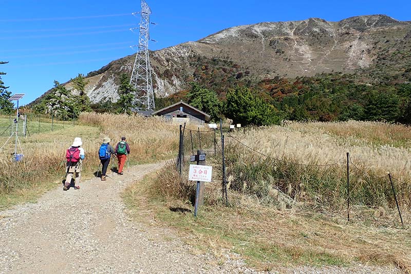 2.立派な休憩所　3合目