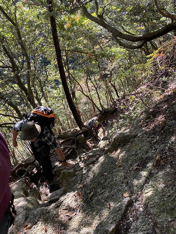 4.岩稜帯を登る