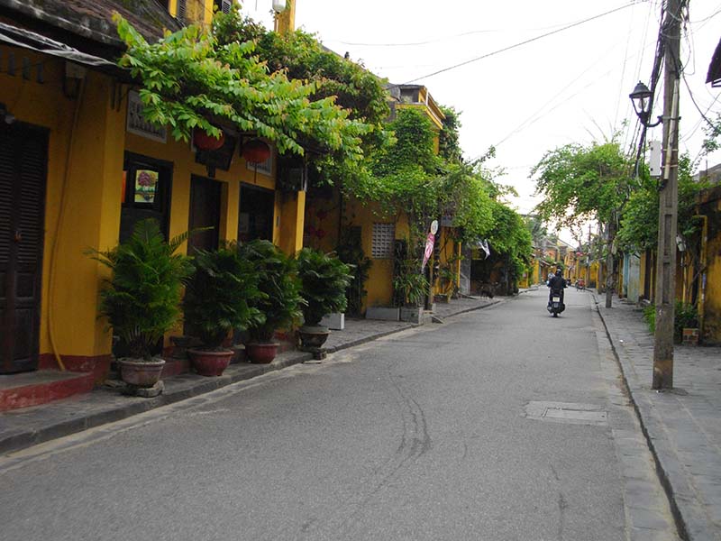 10.早朝のホイアン