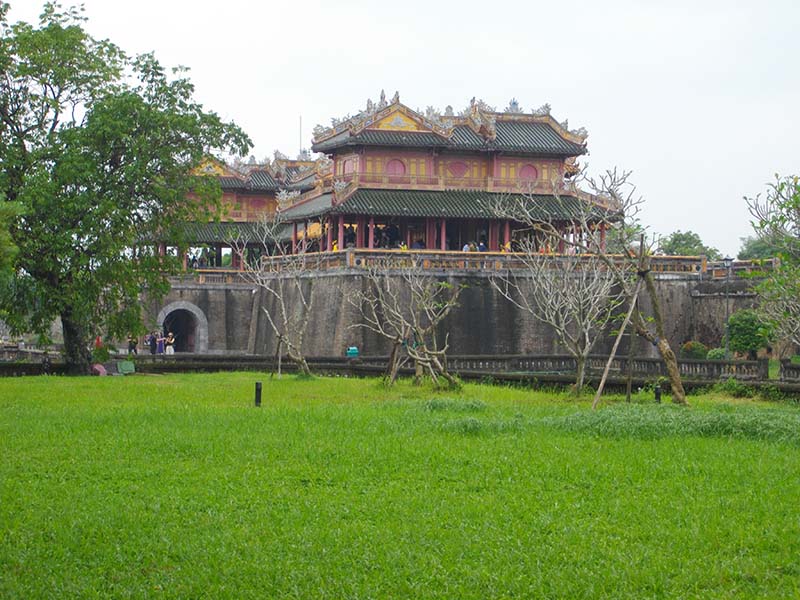 4.グエン朝王宮の王宮門