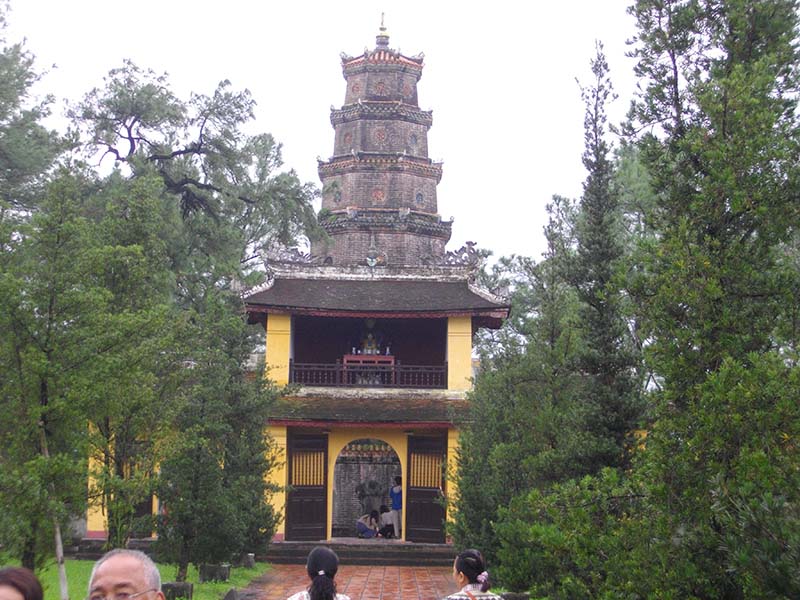 5.ティエム寺(７層８角形の仏塔)