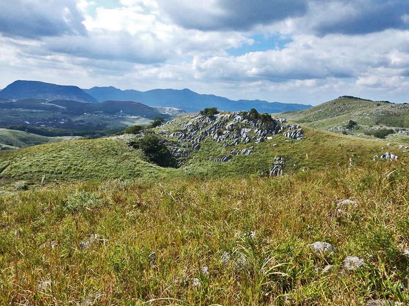 9.中峠尾根からドリーネ