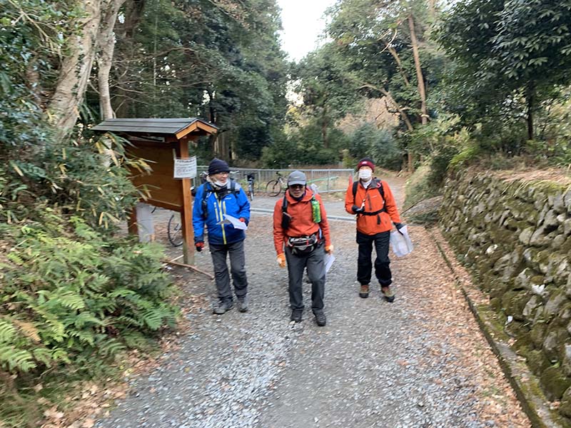 1.地図を片手に出発