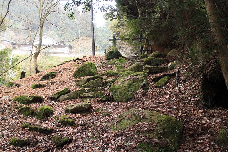 5.古刹を思わせる息障寺の黒門