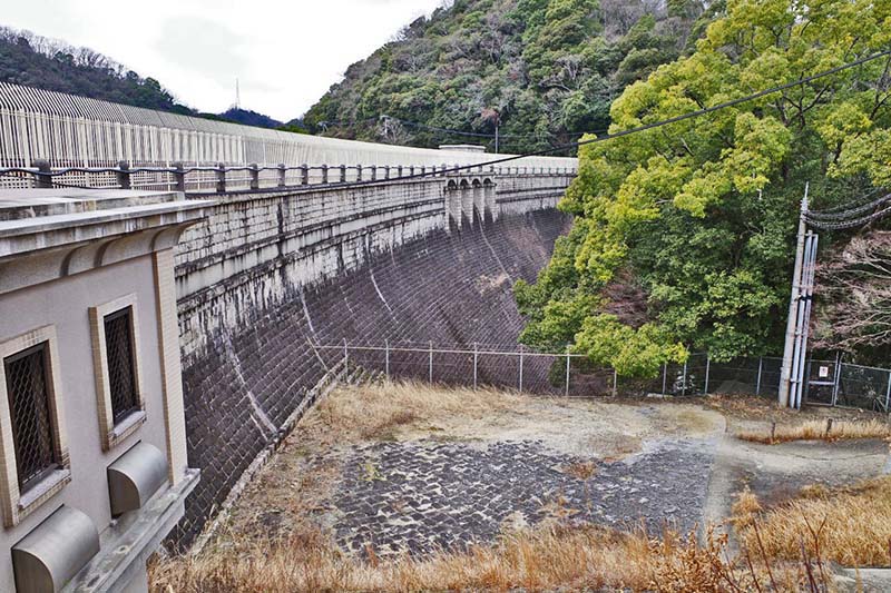 10.烏丸ダムのアーチ2