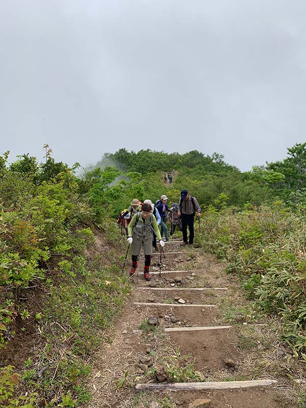 5.稜線、残念な曇り空