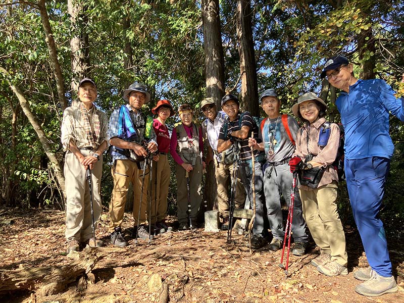 11.黒尾山山頂にて