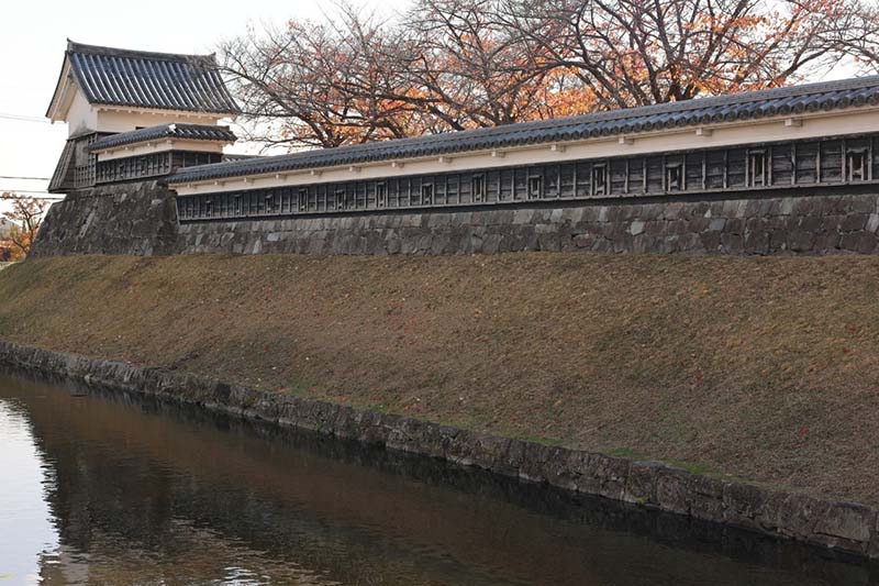 4.勝竜寺城公園石垣･塀･堀
