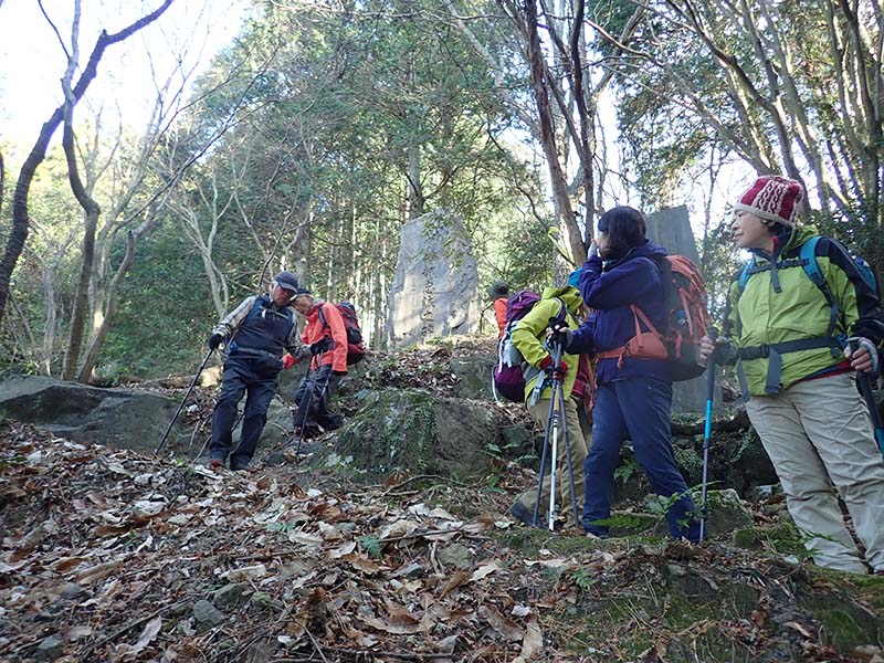 8.俊寛僧都の碑文