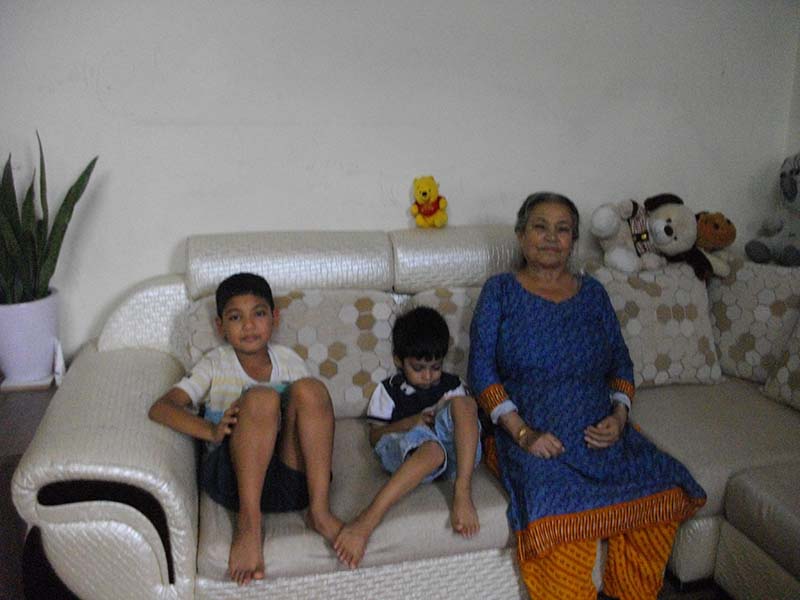 12.ボビちゃんの二人の息子とおばあちゃん