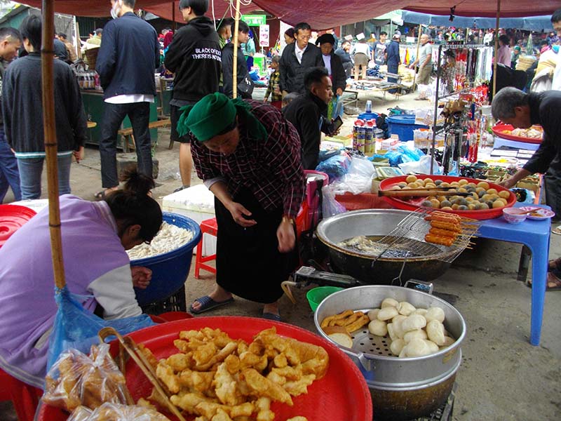 15.ドンバン日曜市