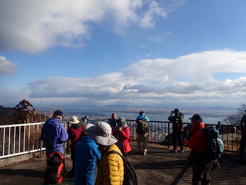 1.ケーブルを降りて