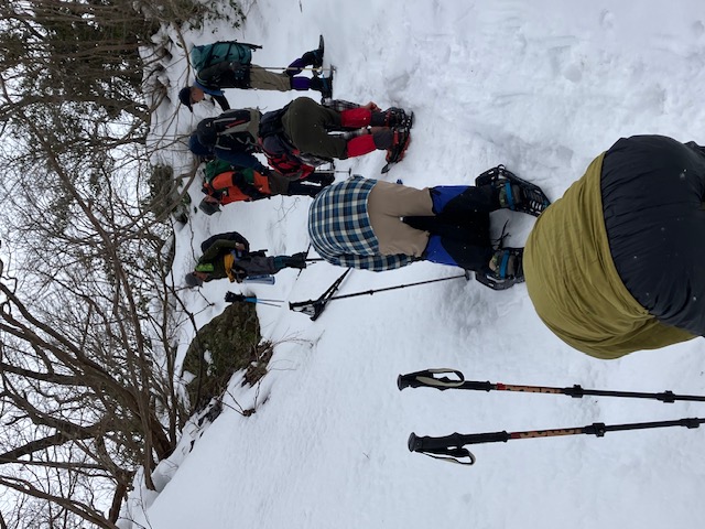 4.尾根筋に出たのでスノーシュー装着