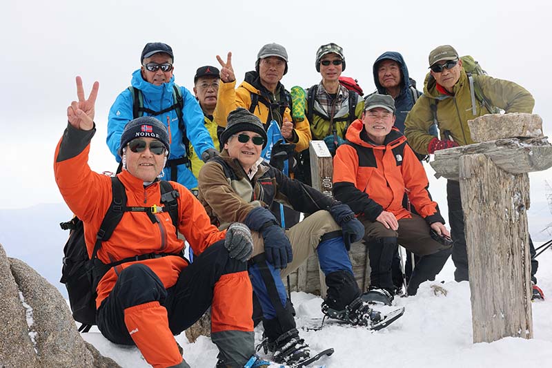 7.赤坂山頂上での集合写真