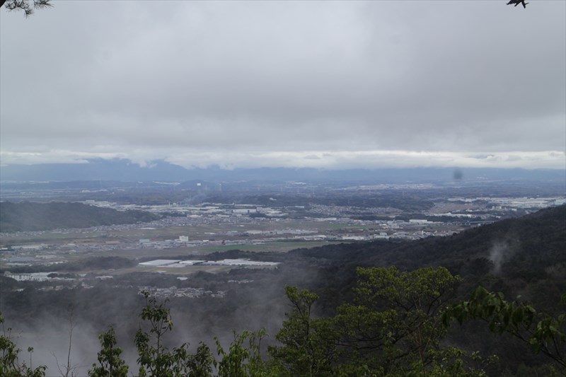 8.丸塚の頂上から水口丘陵方面