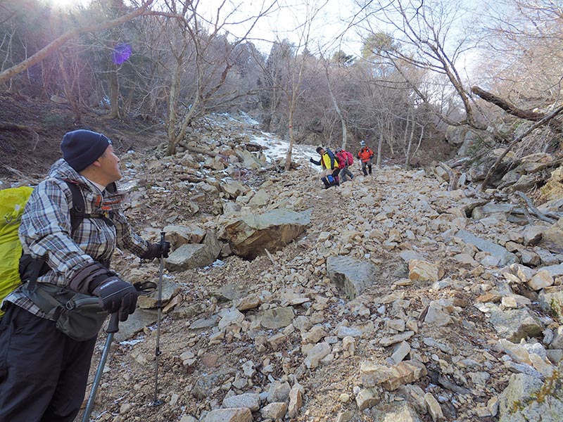 8.ガレ場を下る