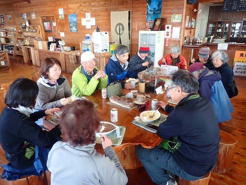 4.食堂で腹ごしらえ