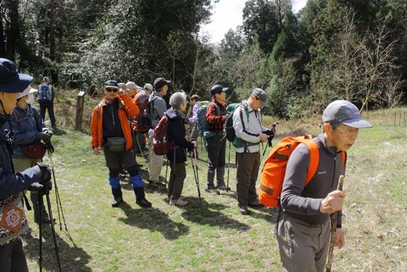 1.登山口から登った広場