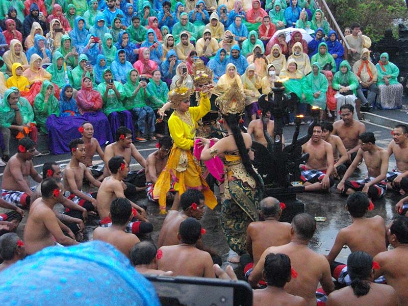 ２.ケチャダンス 姫と王様