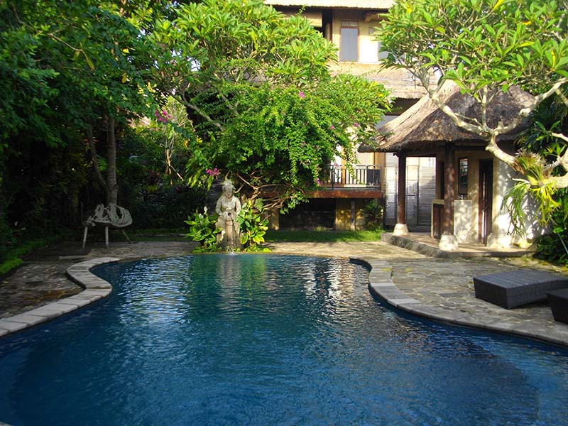 7.ビラのプール